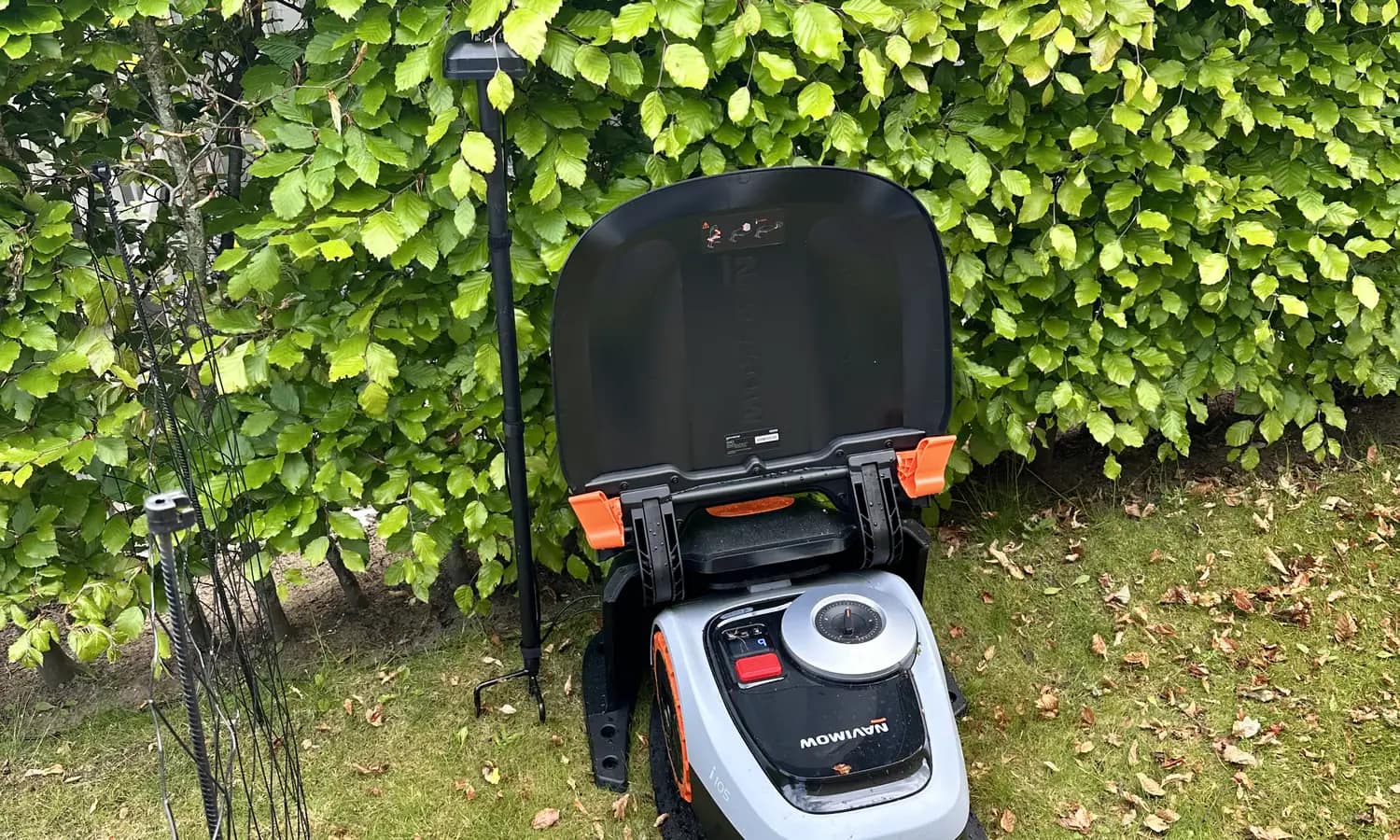 Robotplaeneklipper ved service og fejlfinding