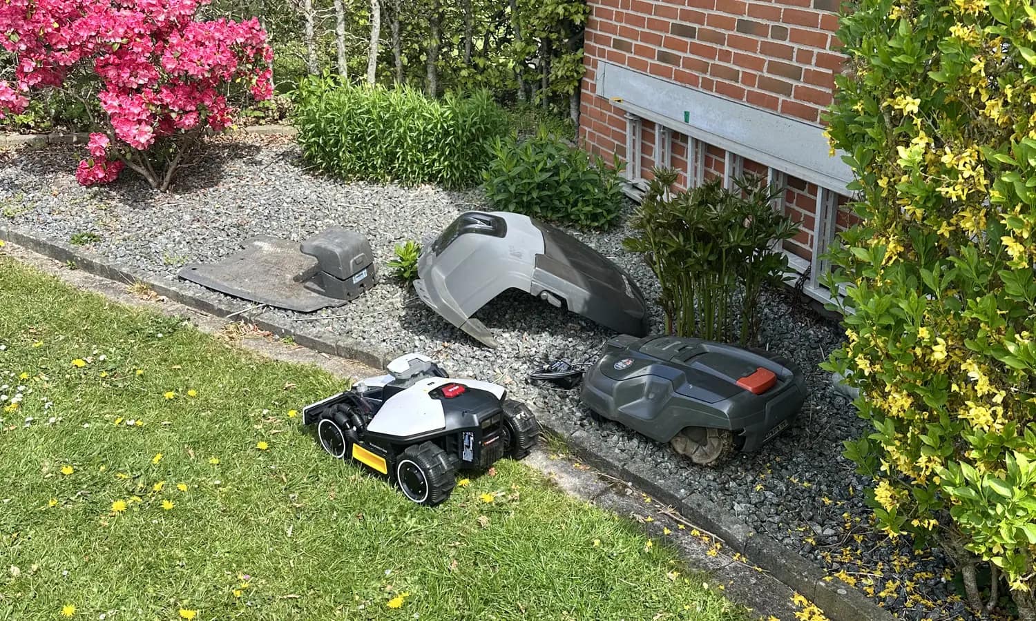 Have og robotplaeneklipper ved kontakt om service og installation